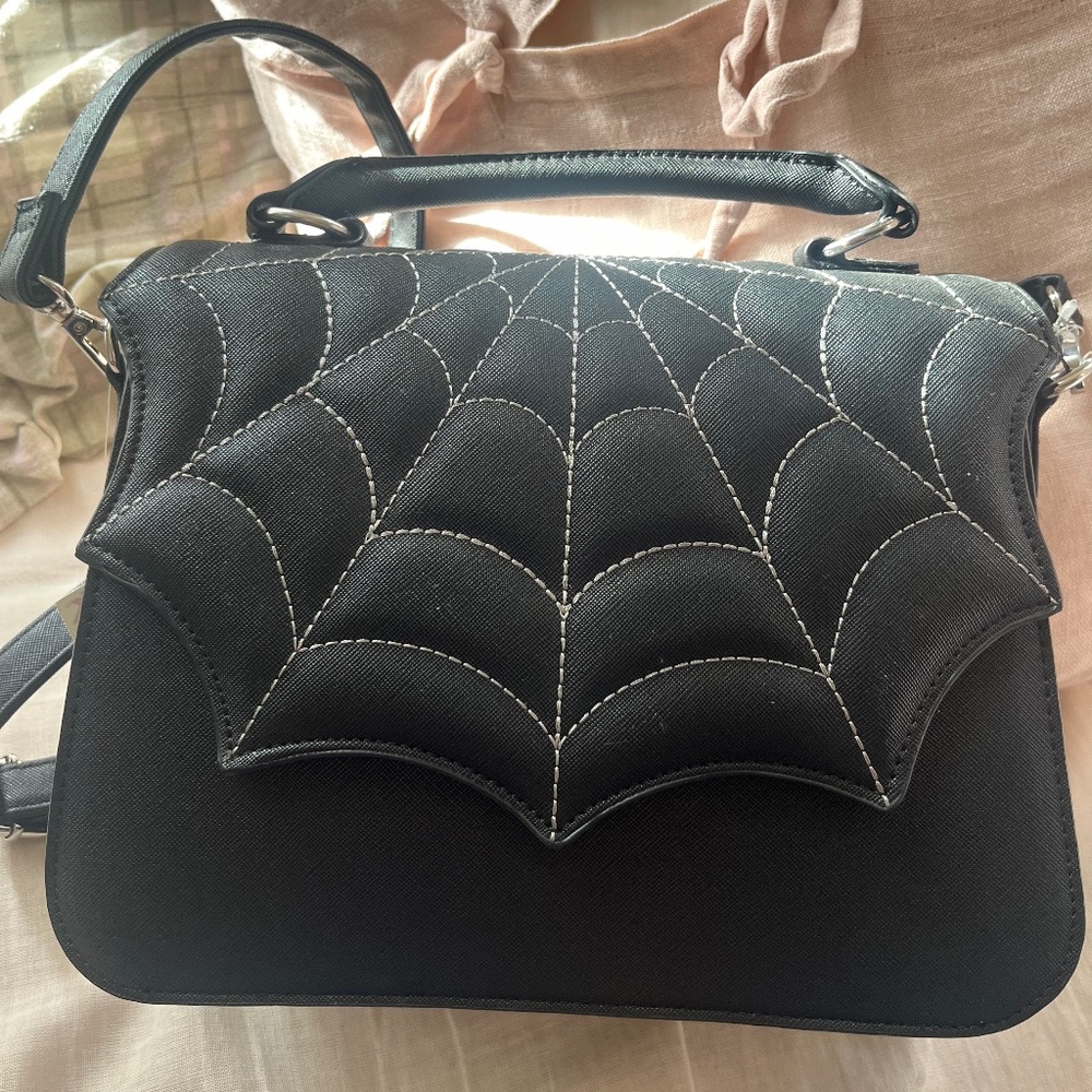 COPY - Spider web purse